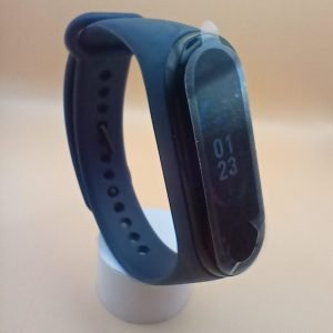 Smartwatch M6 con pantalla HD a color de 0.96 pulgadas, mostrando su diseño elegante y correa reemplazable.