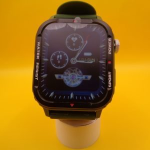 Smartwatch G96 de color verde con pantalla HD de 1,85 pulgadas, mostrando su diseño elegante y moderno.