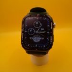 Smartwatch G96 de color verde con pantalla HD de 1,85 pulgadas, mostrando su diseño elegante y moderno.
