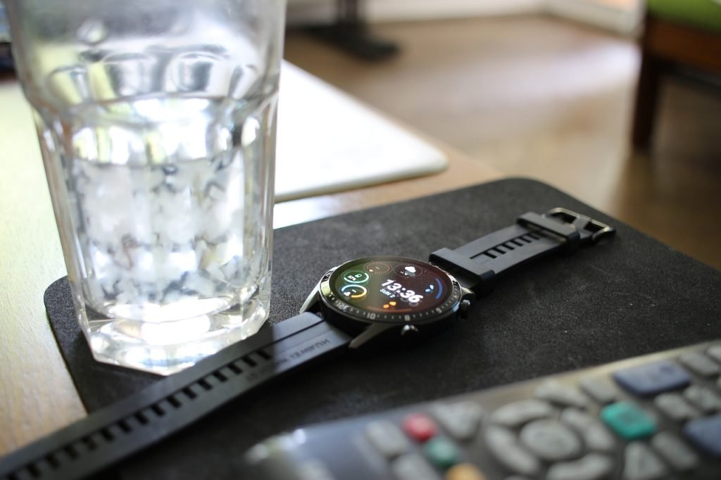 Uno de los cuidados esenciales para nuestro smartwatch a tener en cuenta, es tener cuidado dónde lo dejamos.